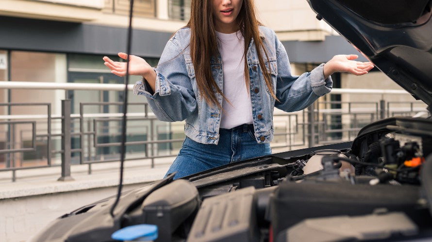 もしもの車トラブル時に知っておきたい。バッテリーのつなぎ方